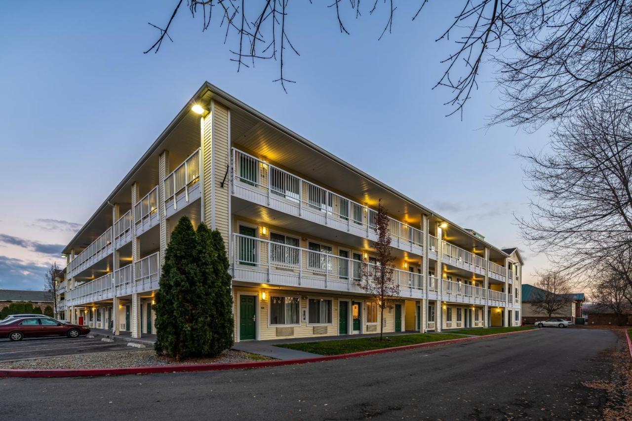 Hometowne Studios By Red Roof Spokane - Valley Spokane Valley Exterior foto